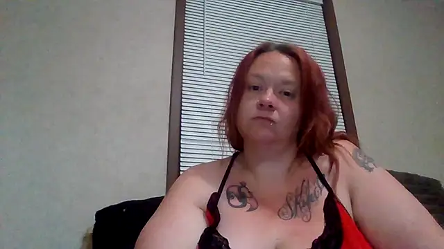 Snapshot of ThickkkMama420 chatting on April 2026 08:33:02 AM ThickkkMama420 online show from April 2026 08:33:02 AM