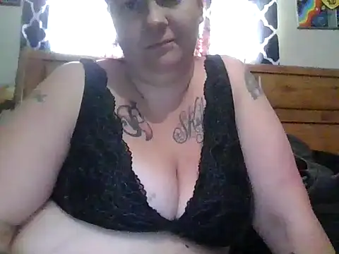 Snapshot of ThickkkMama420 chatting on May 2026 10:59:02 PM ThickkkMama420 online show from May 2026 10:59:02 PM