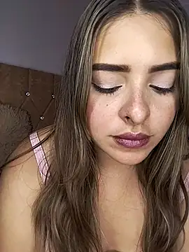 Nahomy cm online show from March 2026 09:11:01 PM