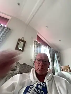 Snapshot of philefc chatting on September 2025 03:02:02 PM philefc online show from September 2025 03:02:02 PM