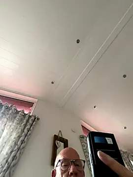 Snapshot of philefc chatting on October 2025 10:01:02 AM philefc online show from October 2025 10:01:02 AM