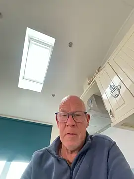 Snapshot of philefc chatting on October 2025 07:49:01 AM philefc online show from October 2025 07:49:01 AM