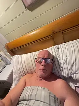 Snapshot of philefc chatting on October 2025 08:31:02 PM philefc online show from October 2025 08:31:02 PM