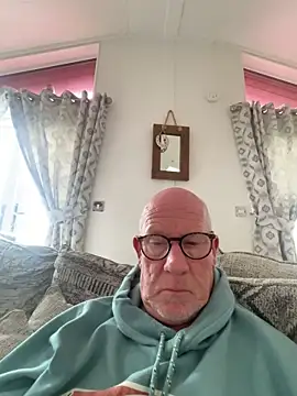 Snapshot of philefc chatting on October 2025 12:08:02 PM philefc online show from October 2025 12:08:02 PM