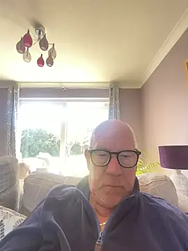 Snapshot of philefc chatting on April 2026 09:01:01 AM philefc online show from April 2026 09:01:01 AM