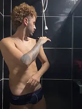 Fumoice online show from December 2025 09:43:02 PM