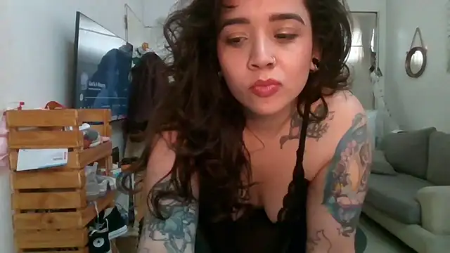 Snapshot of GypsyMamacita chatting on September 2025 07:50:02 PM GypsyMamacita online show from September 2025 07:50:02 PM