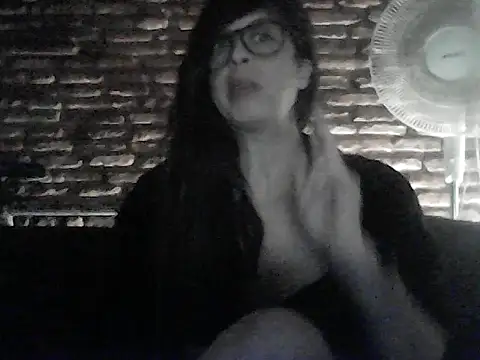 luzdelu online show from April 2026 12:57:02 AM