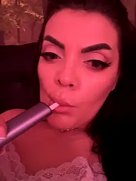 Snapshot of LeaRos chatting on September 2025 12:21:01 PM LeaRos online show from September 2025 12:21:01 PM