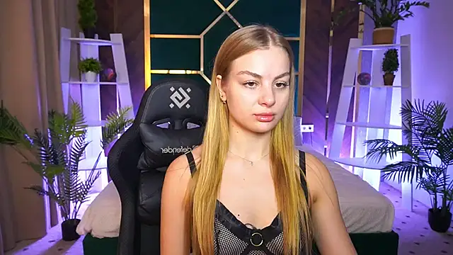 AngyyEyess online show from October 2025 02:01:02 AM