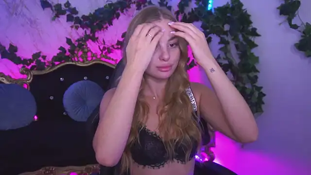 AngyyEyess online show from November 2025 01:39:02 AM