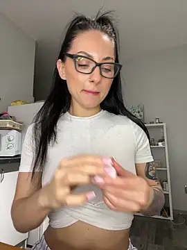 kaonasssiii online show from September 2025 05:59:01 PM