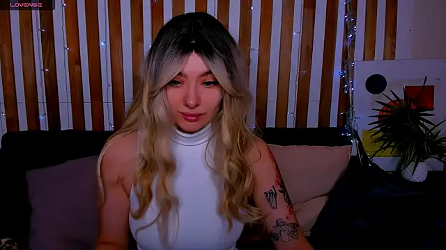 Emily Tylerr online show from February 2026 12:42:02 AM