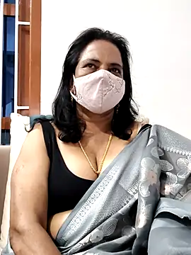 mallu-lover online show from January 2026 03:26:01 PM