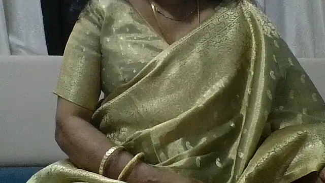 Snapshot of mallu-lover chatting on May 2026 04:24:01 PM mallu-lover online show from May 2026 04:24:01 PM