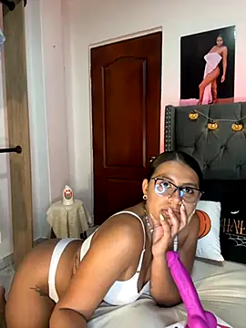 ema zoe online show from October 2025 09:45:02 PM