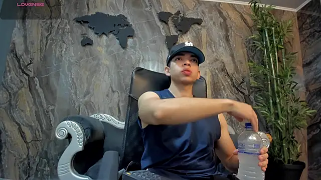 Eryonbradley online show from September 2025 11:21:01 AM