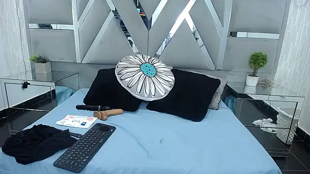 MonzerratBoyer online show from January 2026 07:19:02 PM