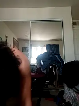 SimoneSays online show from April 2026 07:43:01 PM