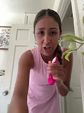 Sonnysoles online show from October 2025 06:10:01 PM