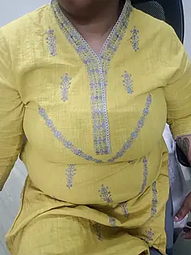 Snapshot of Bhabhiji1 chatting on April 2026 11:31:01 AM Bhabhiji1 online show from April 2026 11:31:01 AM