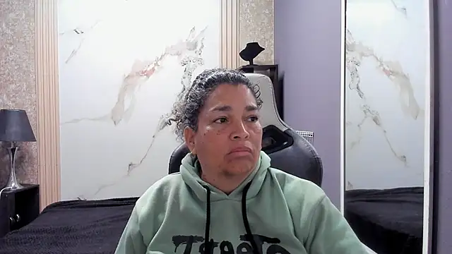 Snapshot of NinaBlazee chatting on October 2025 09:21:02 AM NinaBlazee online show from October 2025 09:21:02 AM