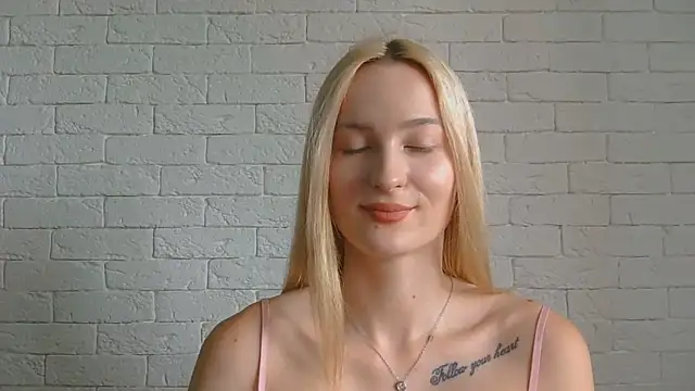 Snapshot of Alice_Sweet_01 chatting on June 2026 10:09:01 AM Alice Sweet 01 online show from June 2026 10:09:01 AM
