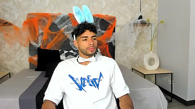 Snapshot of RaphaelDufort chatting on October 2025 12:02:02 AM RaphaelDufort online show from October 2025 12:02:02 AM