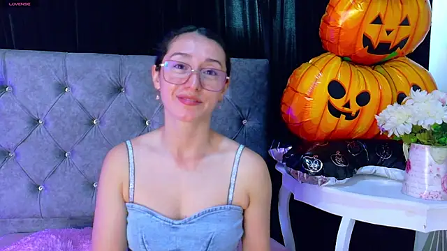 Ginevra esposito online show from October 2025 12:52:02 PM