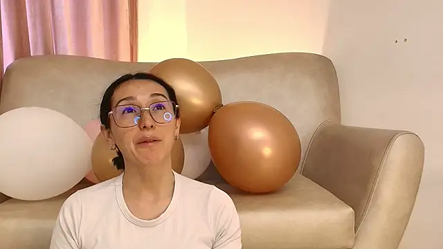 Snapshot of Ginevra_esposito chatting on April 2026 12:44:02 PM Ginevra esposito online show from April 2026 12:44:02 PM