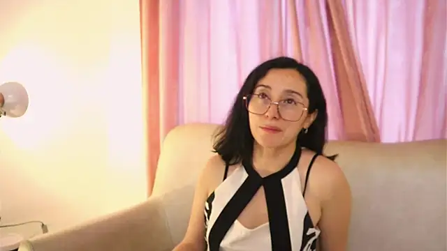 Snapshot of Ginevra_esposito chatting on May 2026 01:17:02 PM Ginevra esposito online show from May 2026 01:17:02 PM