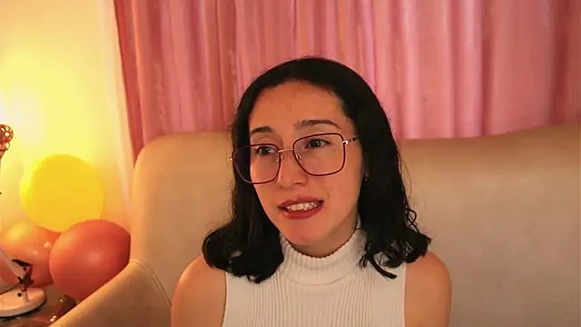 Snapshot of Ginevra_esposito chatting on May 2026 02:14:01 PM Ginevra esposito online show from May 2026 02:14:01 PM