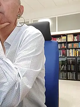 Emily de Carla online show from October 2025 02:14:01 PM