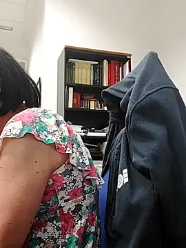 Emily de Carla online show from November 2025 04:07:02 PM