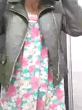 Snapshot of Emily_de_Carla chatting on May 2026 03:29:02 PM Emily de Carla online show from May 2026 03:29:02 PM