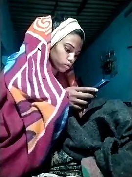 Hot-qwer online show from December 2025 10:05:02 PM