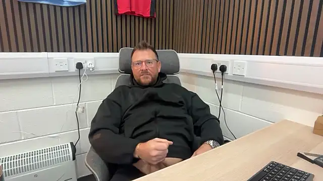 Snapshot of bilf1978 chatting on February 2026 07:51:01 AM bilf1978 online show from February 2026 07:51:01 AM