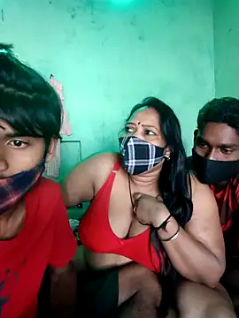 LoveOnStream online show from October 2025 04:01:01 AM