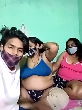 LoveOnStream online show from November 2025 06:19:02 PM