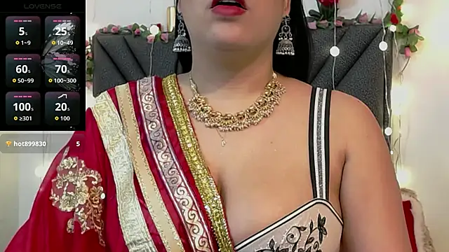 Snapshot of IndraKaur_ chatting on May 2026 12:32:02 PM IndraKaur online show from May 2026 12:32:02 PM