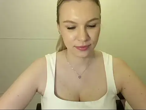 SadieBrilliance online show from October 2025 07:47:02 PM