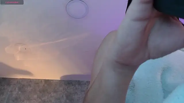 crystaldarliing online show from March 2026 05:38:01 PM