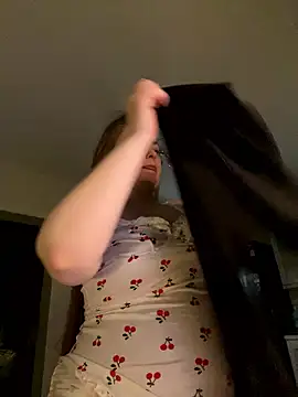 Snapshot of DeniMilkyyyyy chatting on January 2026 05:16:01 PM DeniMilkyyyyy online show from January 2026 05:16:01 PM