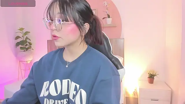 Clara Luu online show from May 2026 02:50:01 AM