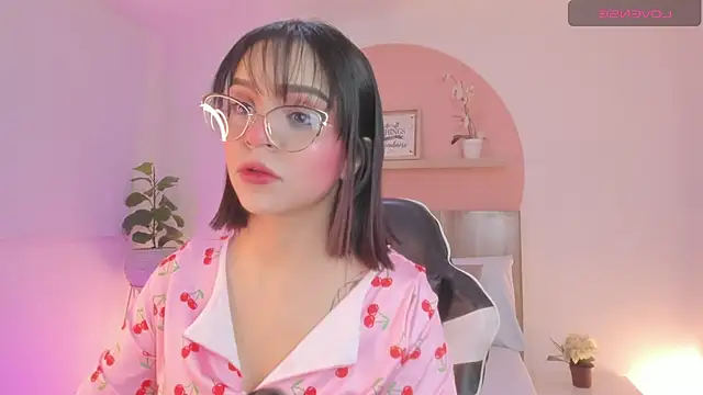 Clara Luu online show from July 2026 02:36:01 AM