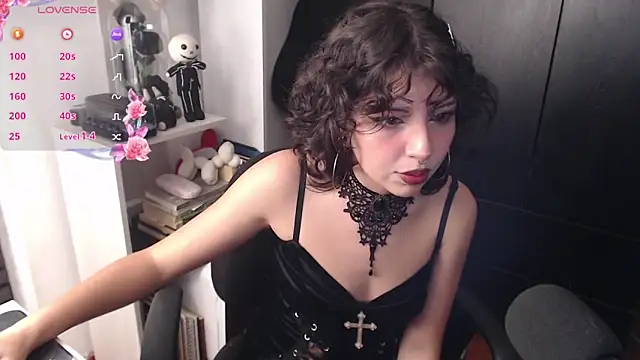 Snapshot of BiiHoney chatting on June 2026 03:40:02 AM BiiHoney online show from June 2026 03:40:02 AM