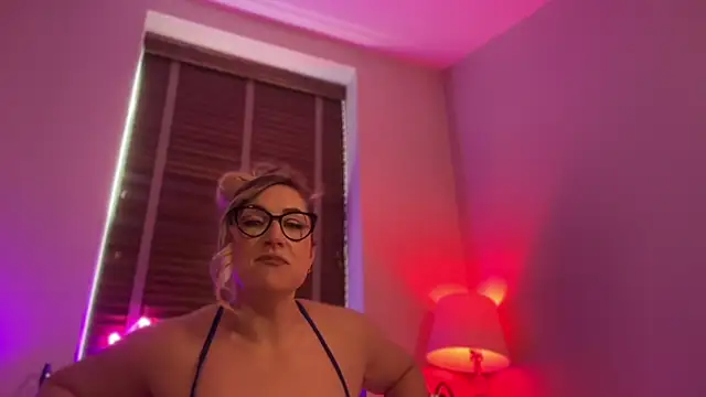 Snapshot of MistresssX chatting on May 2026 02:03:01 PM MistresssX online show from May 2026 02:03:01 PM