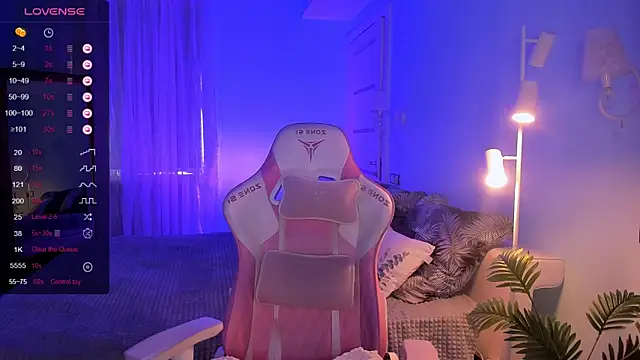 AnyaTaylor  online show from April 2026 07:45:01 AM