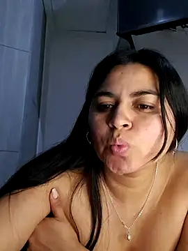 Snapshot of Llizxxy chatting on February 2026 06:11:02 AM Llizxxy online show from February 2026 06:11:02 AM