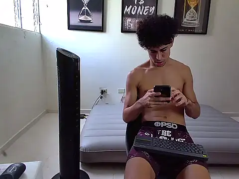 Dollarhot30 online show from October 2025 04:04:02 PM